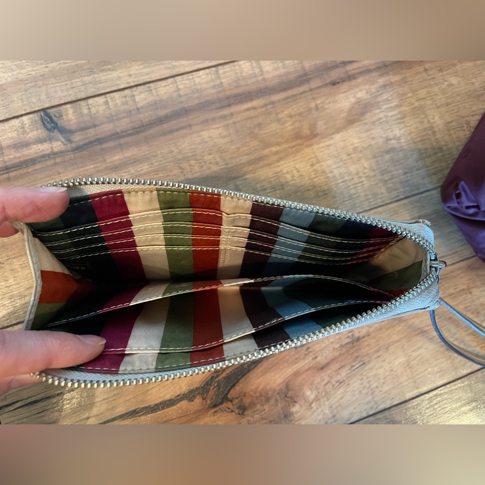 Coach wristlet - Picture 2 of 2